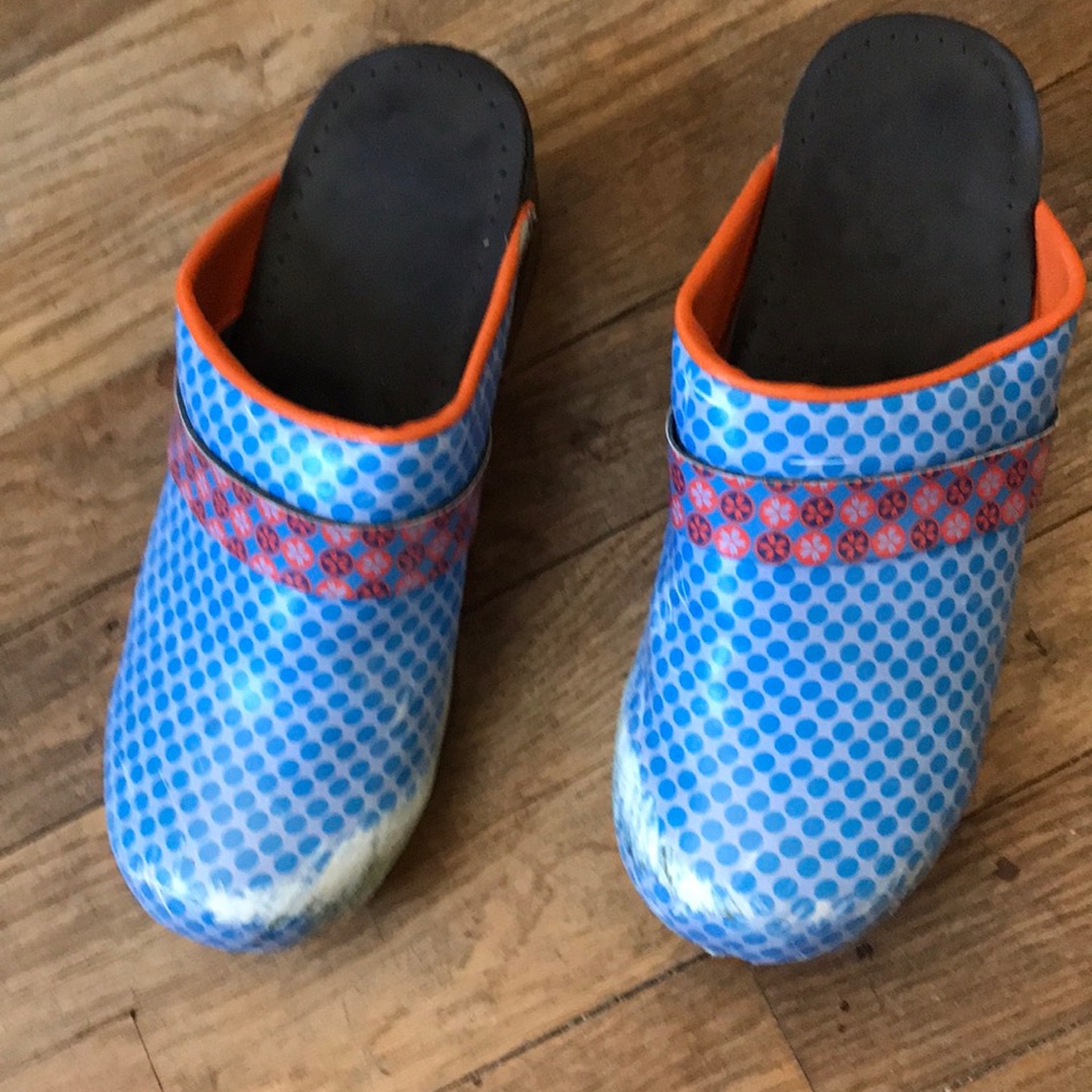Clogs